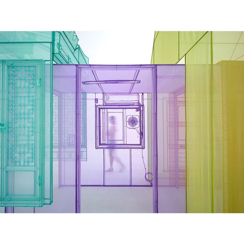展示公式メインイメージ — ソ・ドホ特有の半透明の布で建てられた家のインスタレーションです。